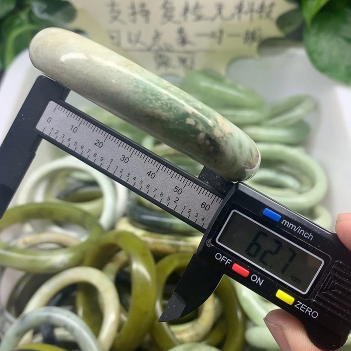 蛇纹石玉未镶嵌手镯8