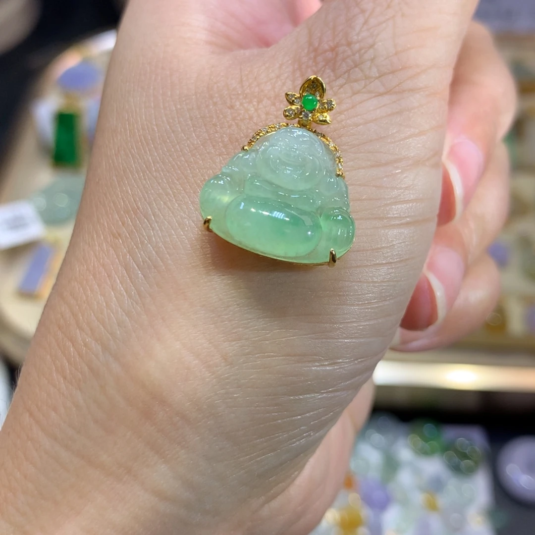 翡翠18K金镶嵌颈饰