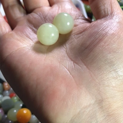 未镶嵌和田玉颈饰鲁****子