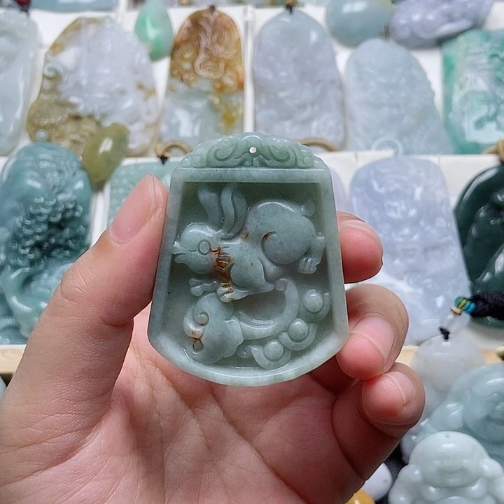 翡翠未镶嵌颈饰翡翠