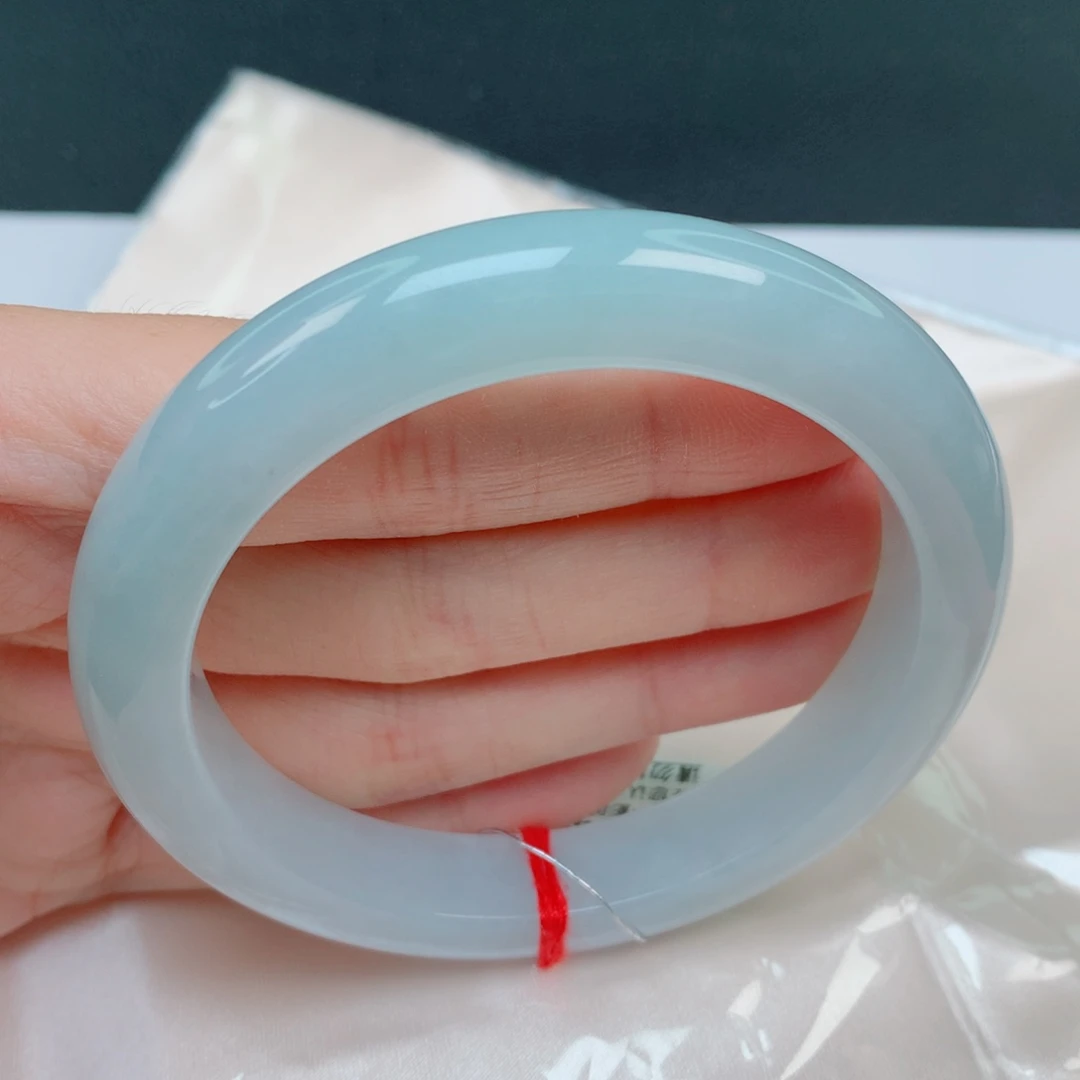 翡翠手镯未镶嵌59.5正圈，完整