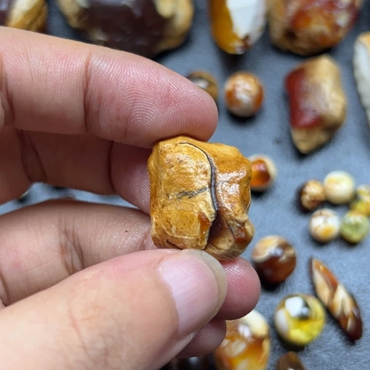 定制琥珀未镶嵌金*溜琥珀蜜蜡原石定制