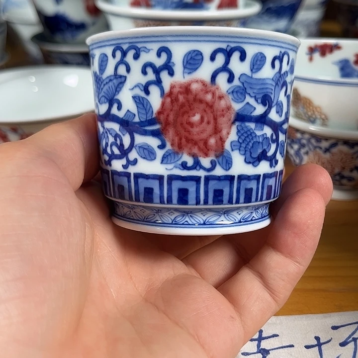 青花釉里红图案杯子