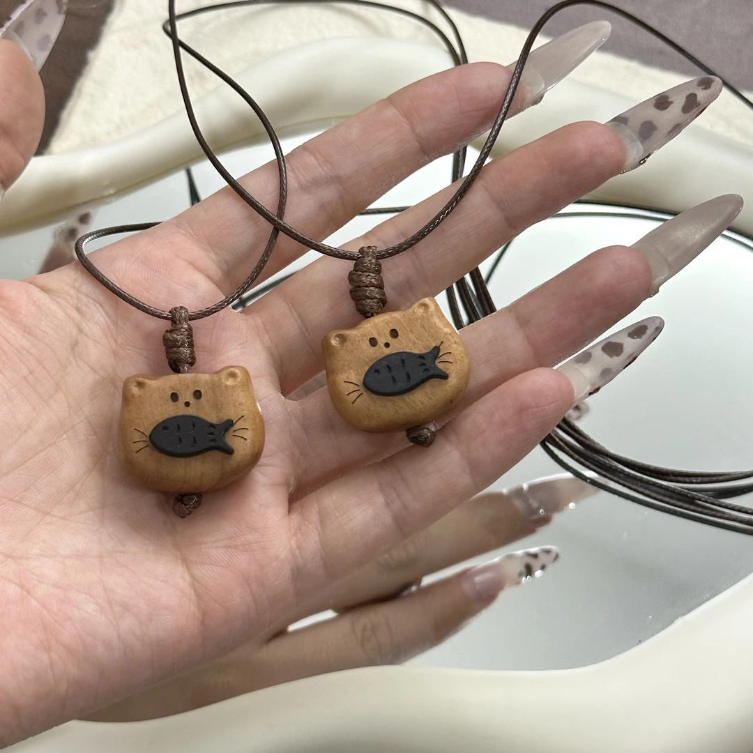 天然桃木小猫吃鱼编绳项链