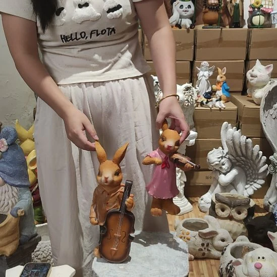 合成树脂树脂拉琴兔子一对