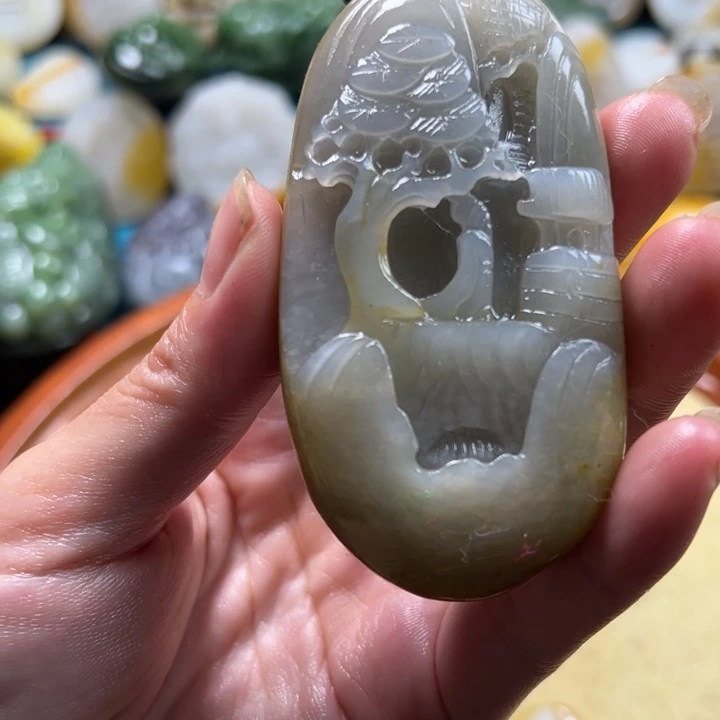 和田玉未镶嵌把件