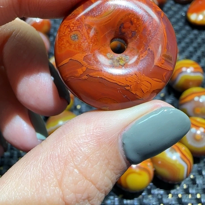 浅***易玛瑙/玉髓未镶嵌吊坠