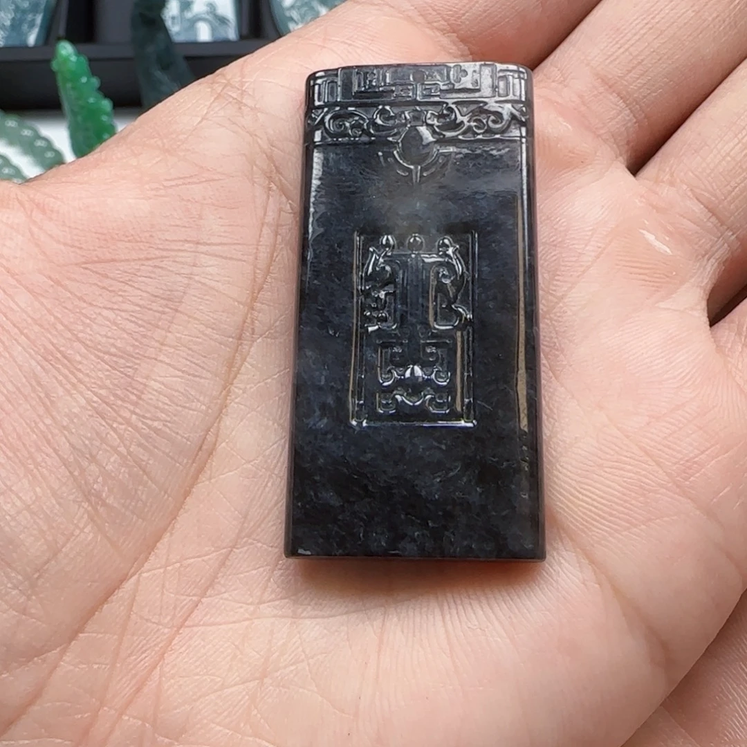 翡翠未镶嵌颈饰无事牌