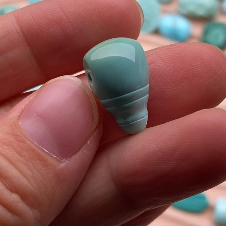 绿松石未镶嵌挂件