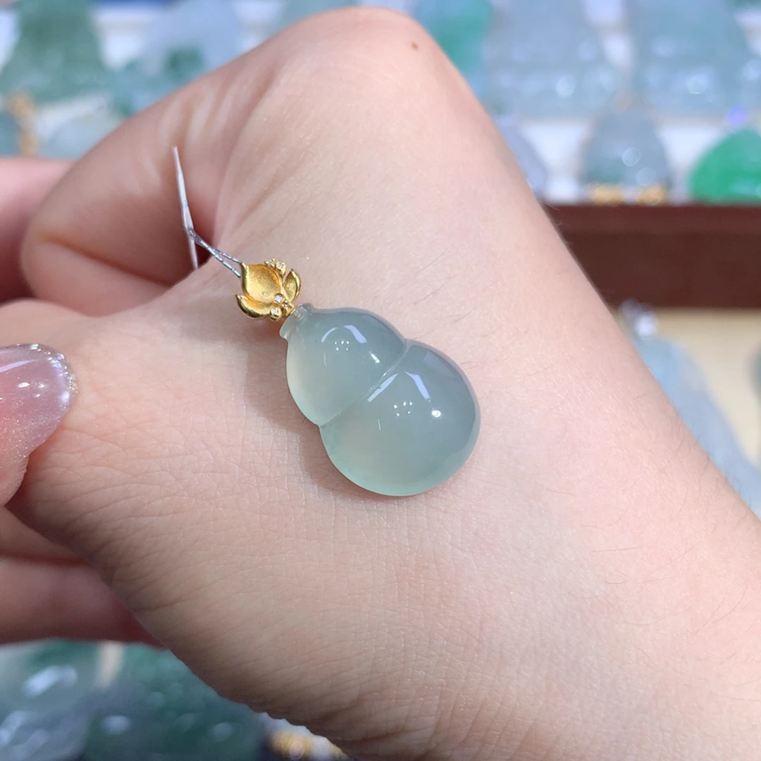 吊坠(不含链)18K金镶嵌翡翠葫芦