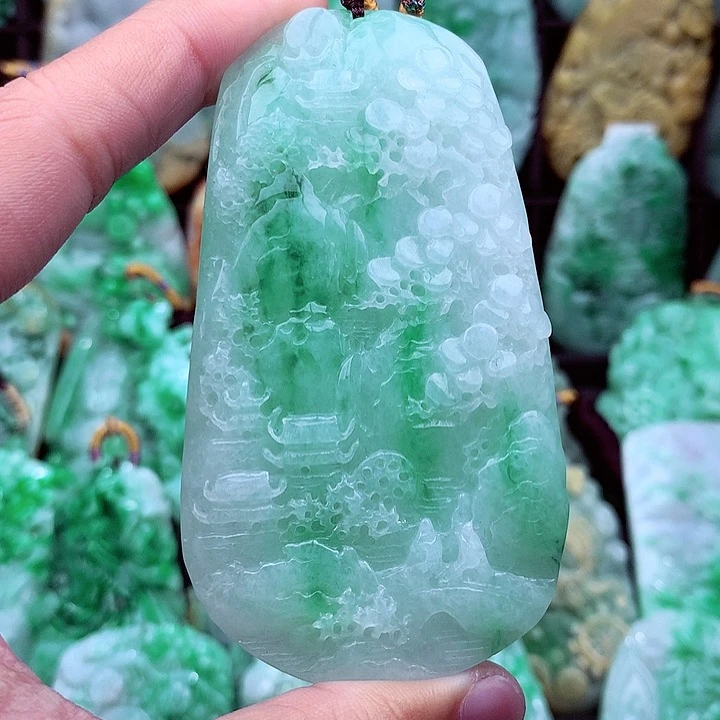 翡翠吊坠(不含链)未镶嵌米*多