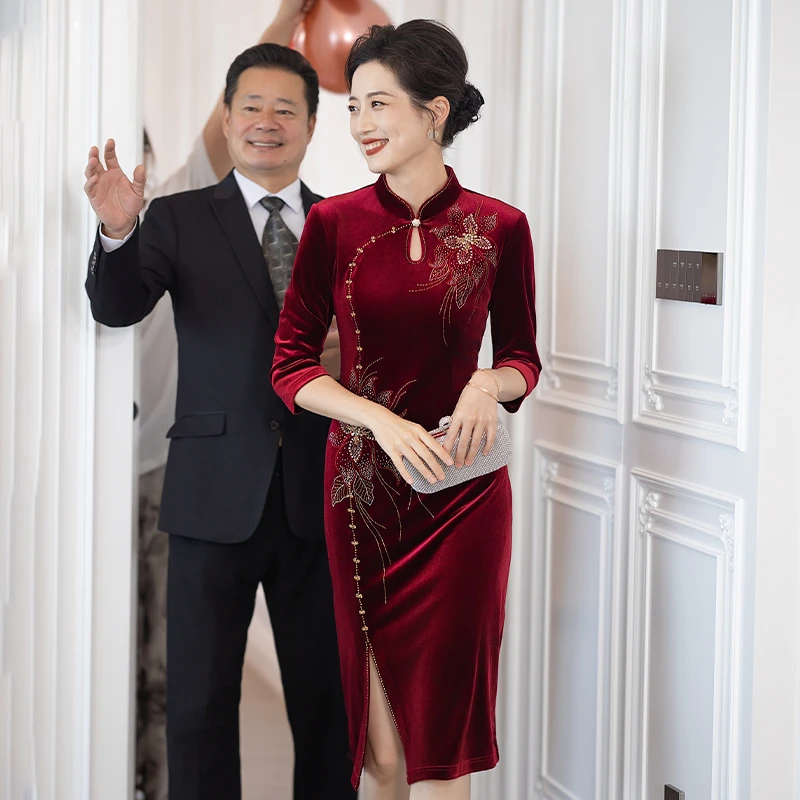 高档丝绒喜婆婆婚宴装2025新款喜妈妈夏装婚礼服装婚庆旗袍妈妈装