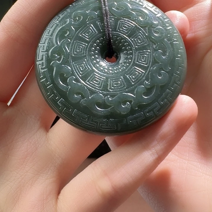 和田玉未镶嵌颈饰工厂清货，不退不换，多样性拍一发一