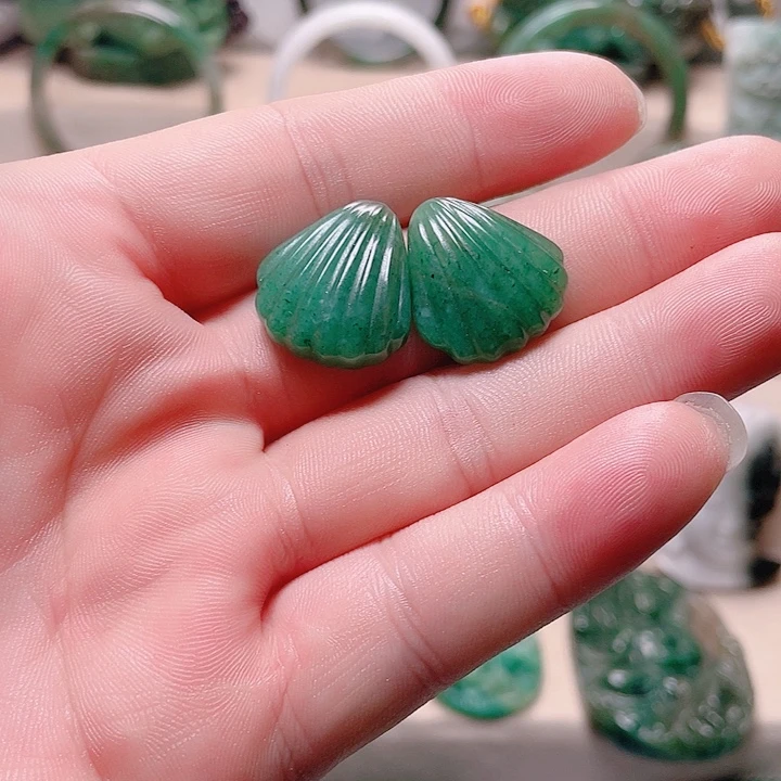 独山玉未镶嵌颈饰