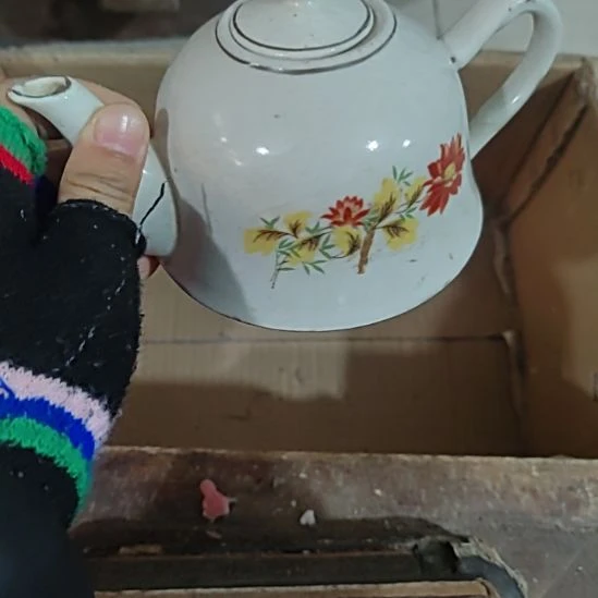 纯***粹陶瓷精美摆件（不退换，微瑕的）