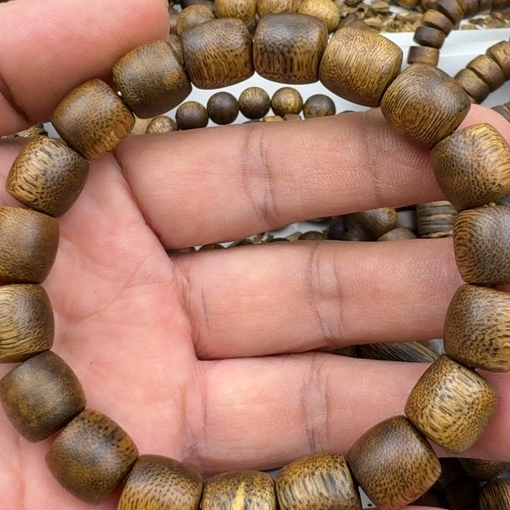 沉香手串乌身手串10克