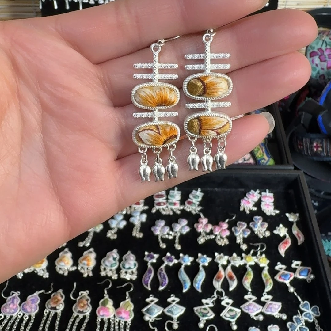 织绣民族风刺绣耳环