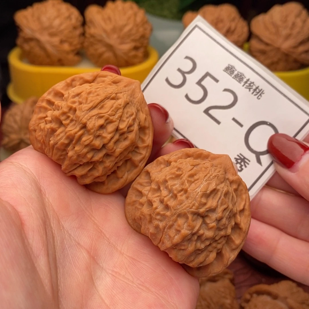 文玩核桃把件一抹红41