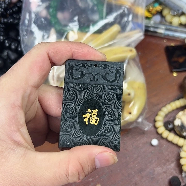 和田玉（糖玉）颈饰未镶嵌