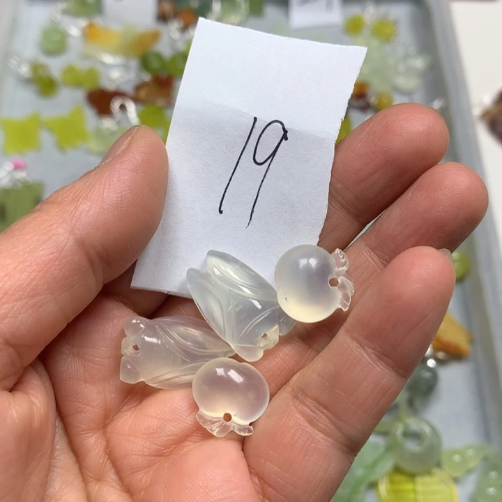 蛇纹石玉岫玉合金兰**蕤