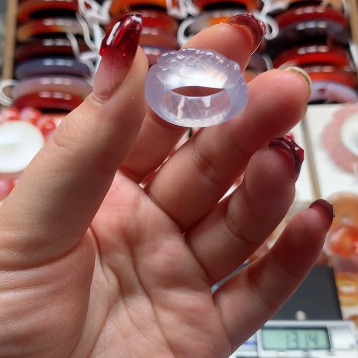 玛瑙/玉髓手镯未镶嵌-***°