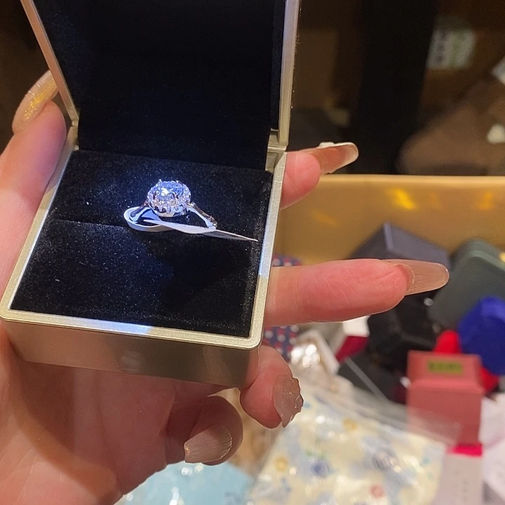 ****丹中古香水沐浴露持久留香