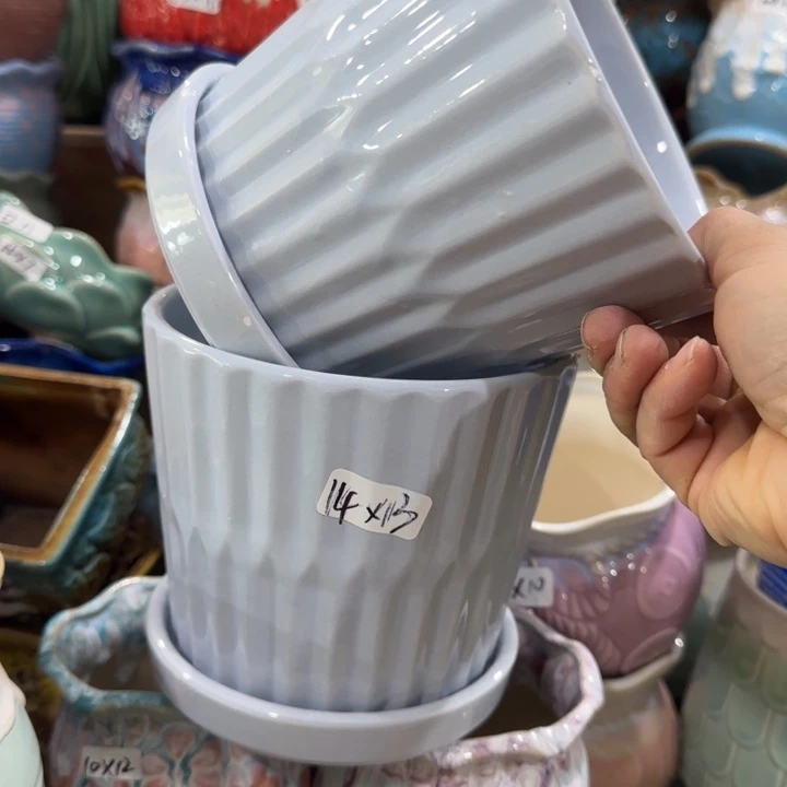 凑9块包邮，有孔，花盆