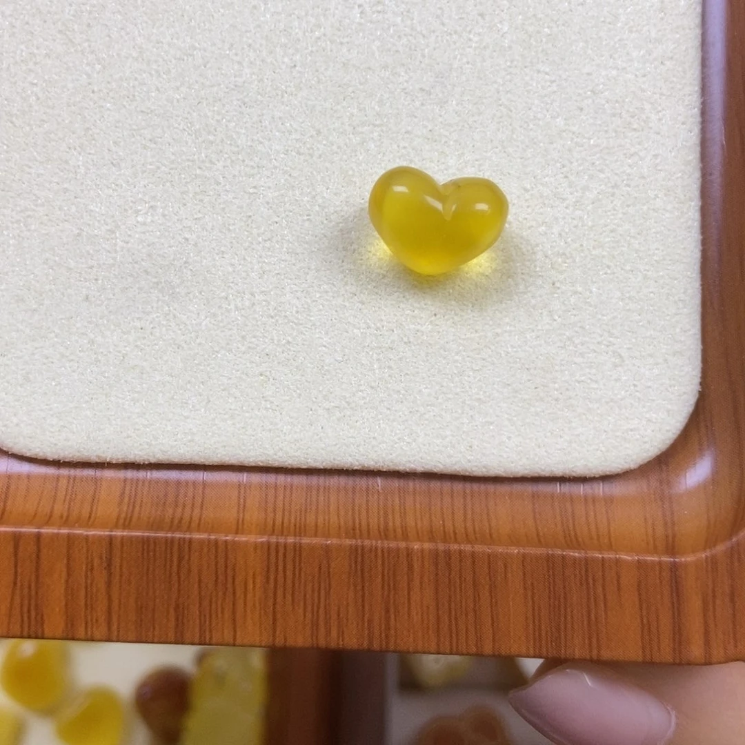 橄榄核把件微瑕爱心清