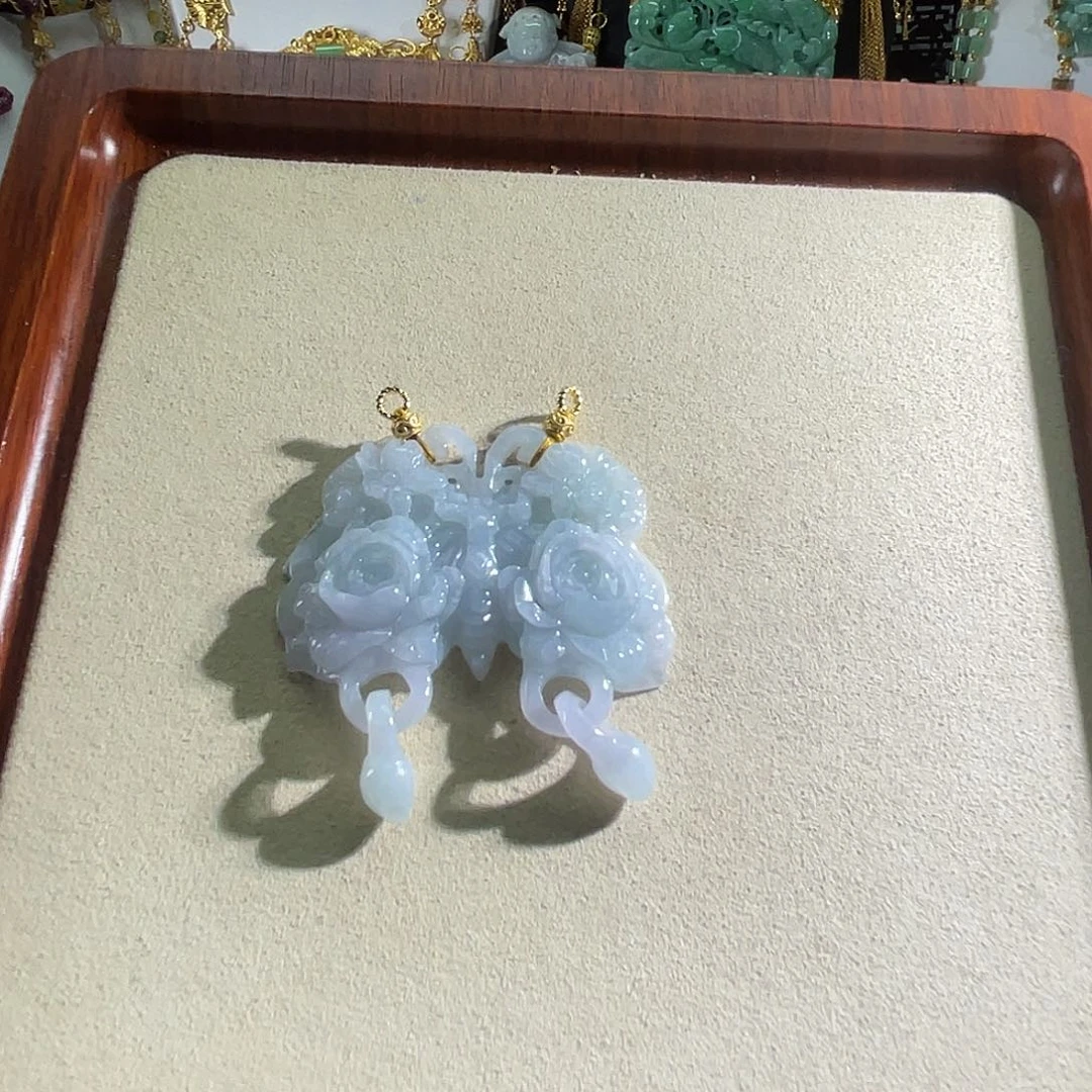 翡翠未镶嵌颈饰翡翠冰蝴蝶