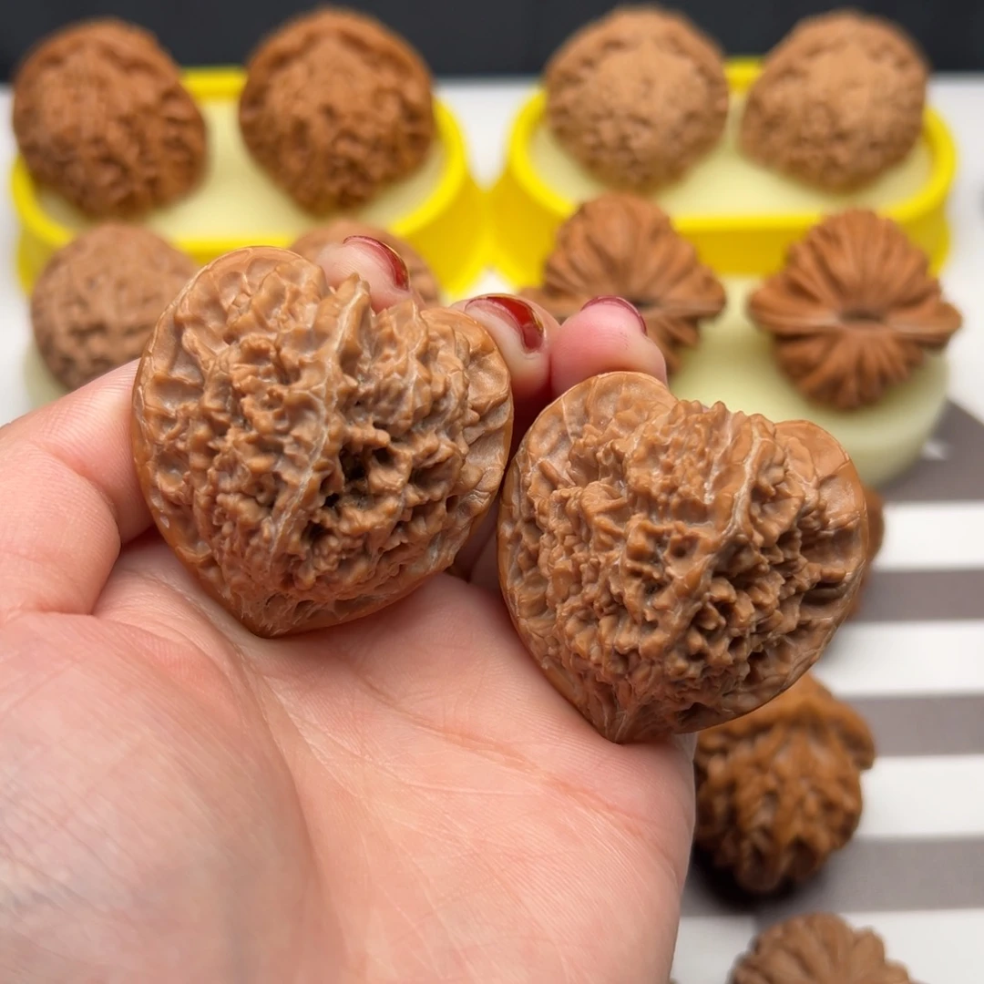 把件文玩核桃42.5原桩百花山