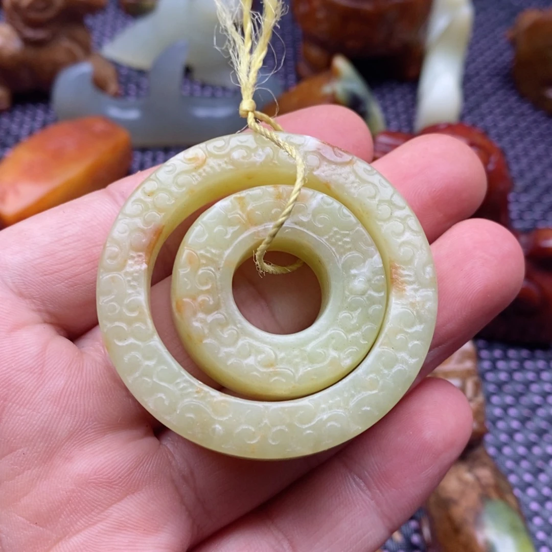 蛇纹石玉颈饰未镶嵌