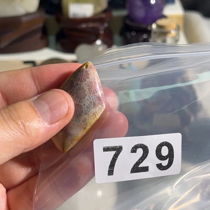 未镶嵌水晶大型摆件（非配饰）