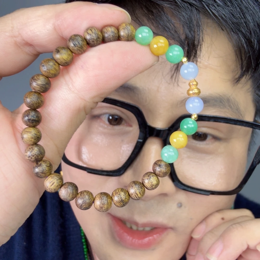 翡翠18K金镶嵌颈饰一件