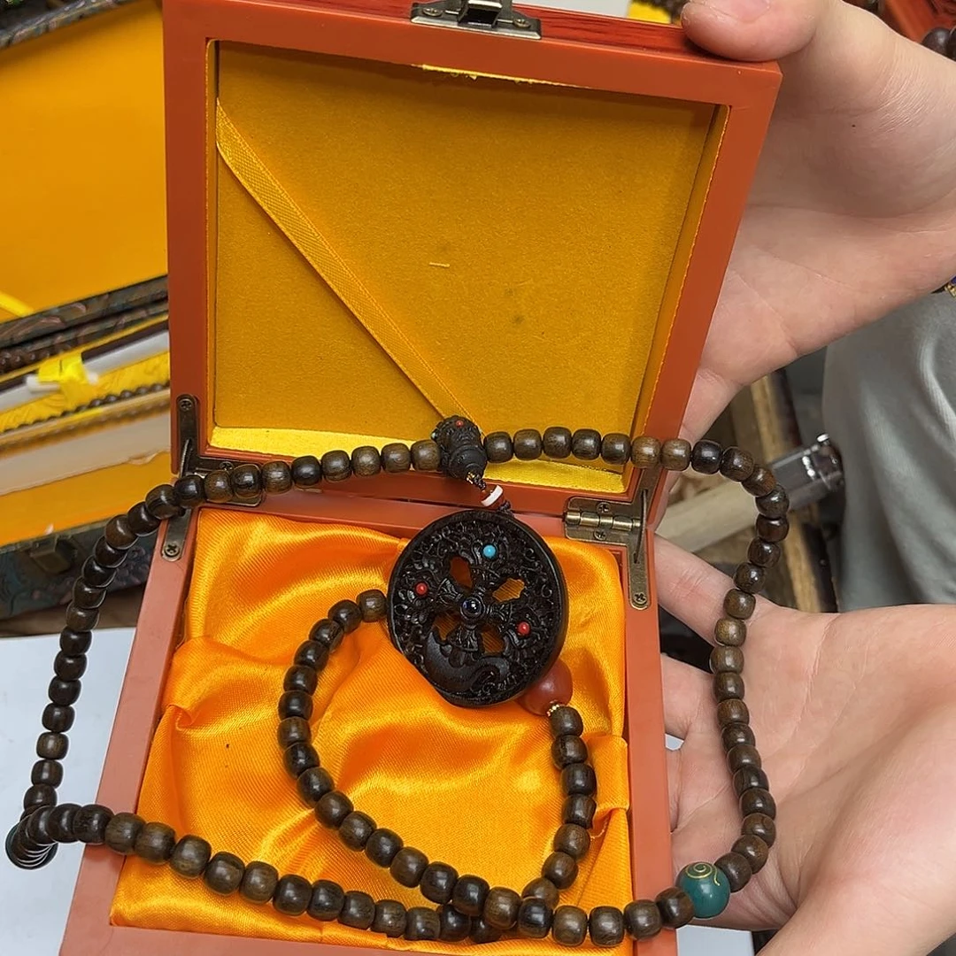 大叶紫檀（黑酸枝木类）