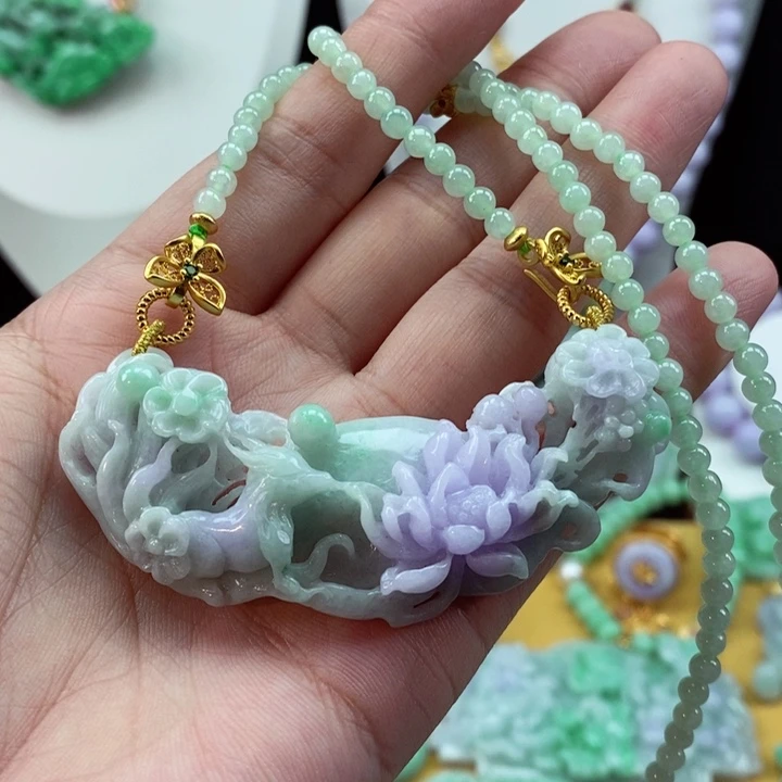 翡翠颈饰未镶嵌翡翠吊坠