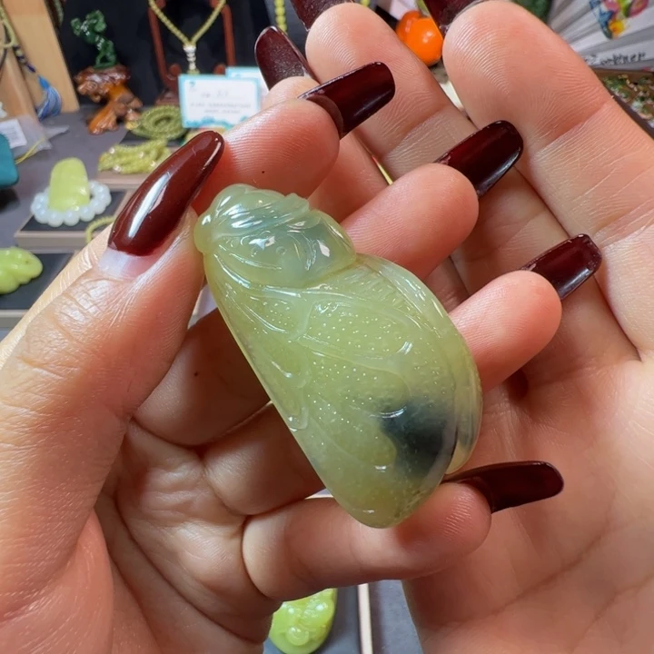 颈饰未镶嵌和田玉（黄玉）