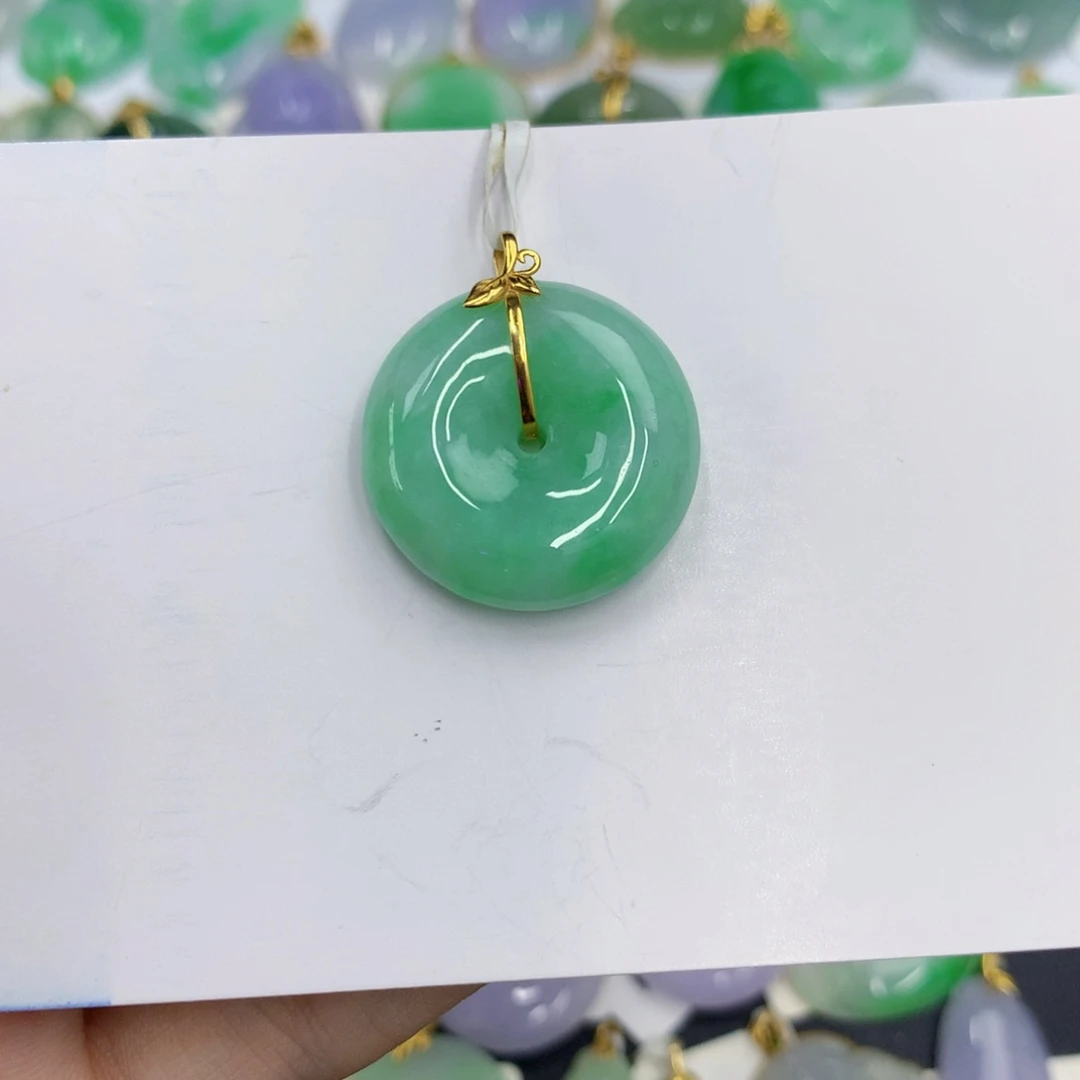 翡翠18K金镶嵌颈饰翡翠