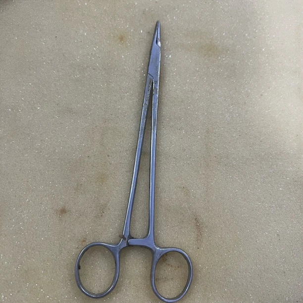 【71C-6】持针（长18厘米）