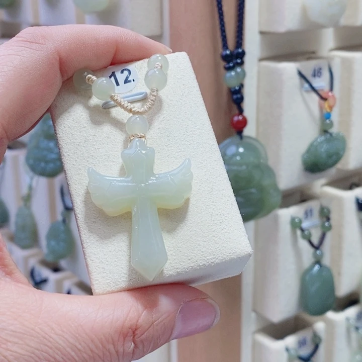 和田玉未镶嵌颈饰