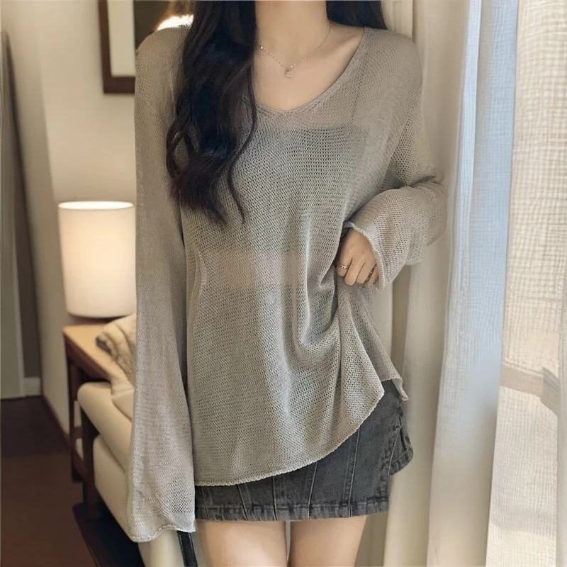 2025夏季复古港风设计感镂空时尚针织衫女清新透气防晒罩衫上衣潮