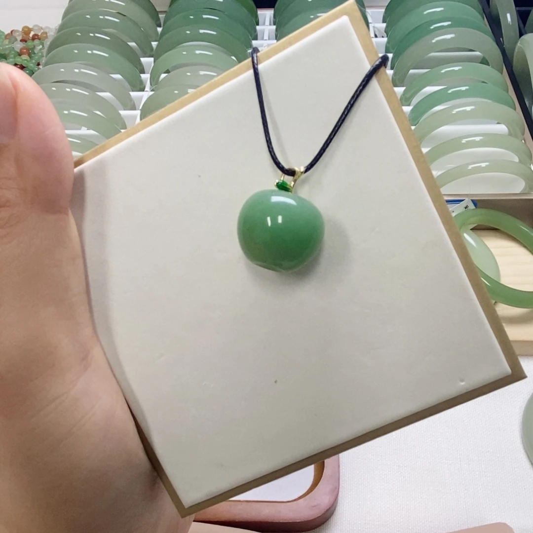 东陵石未镶嵌手镯