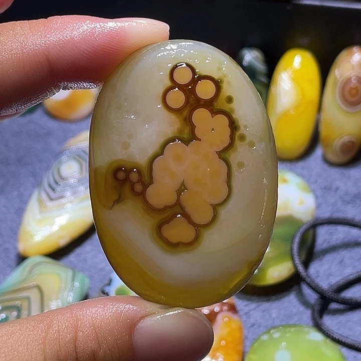 玛瑙/玉髓未镶嵌珠宝奇石