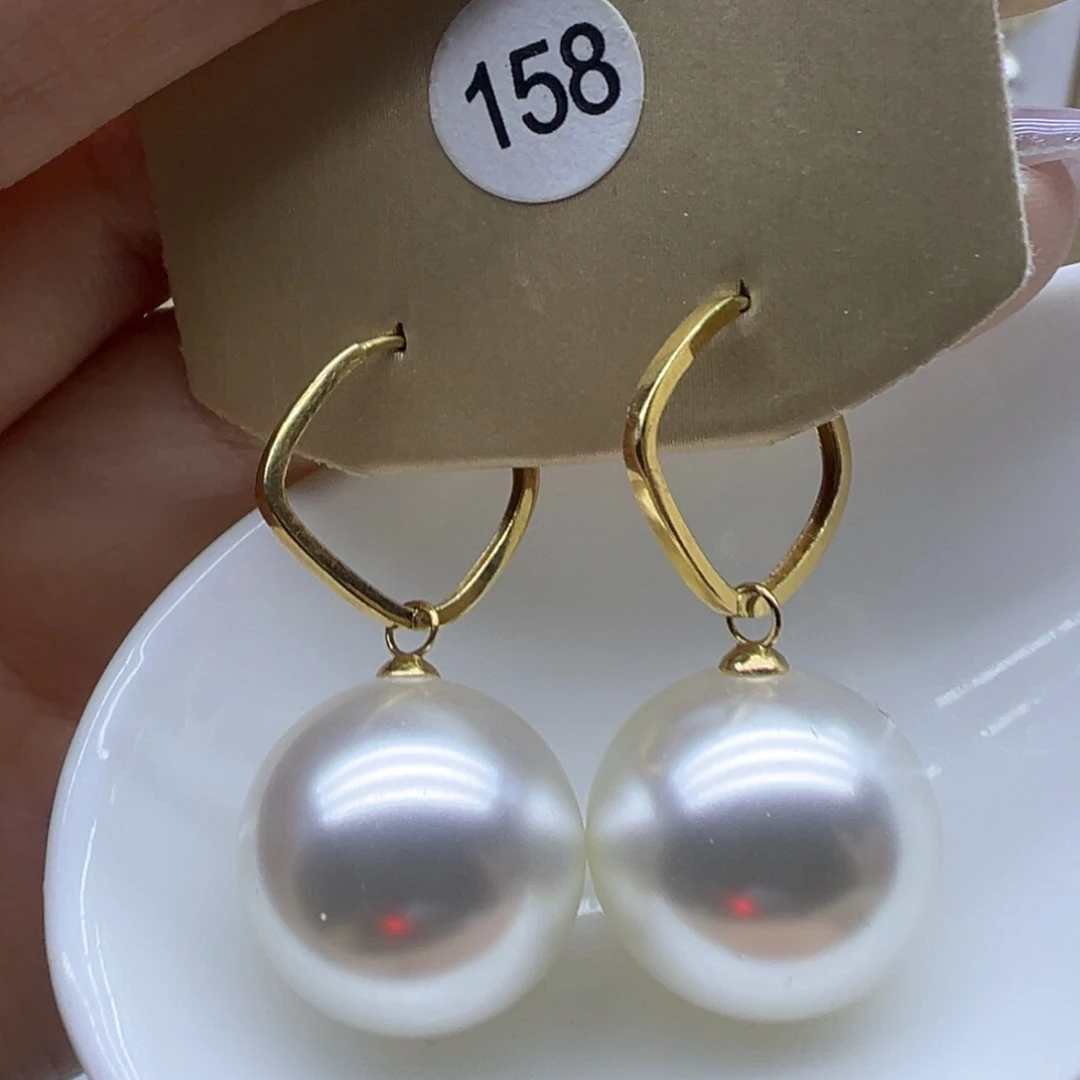 耳饰18K金镶嵌淡水珍珠