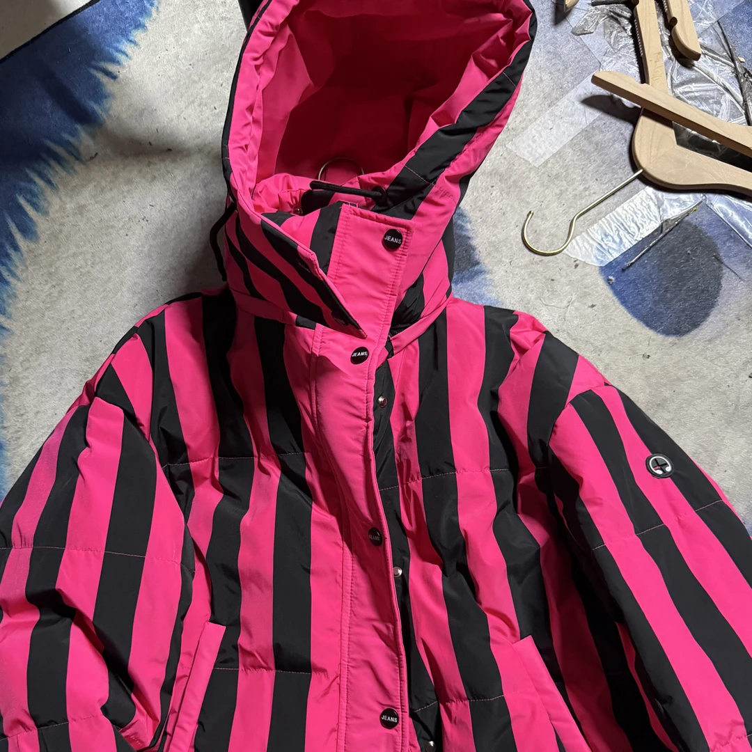 玫红竖条原创潮牌面包服399