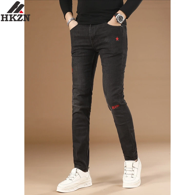 HKZN绣花男小脚男生男士时尚潮牌刺绣男牛仔裤破洞牛仔裤2025