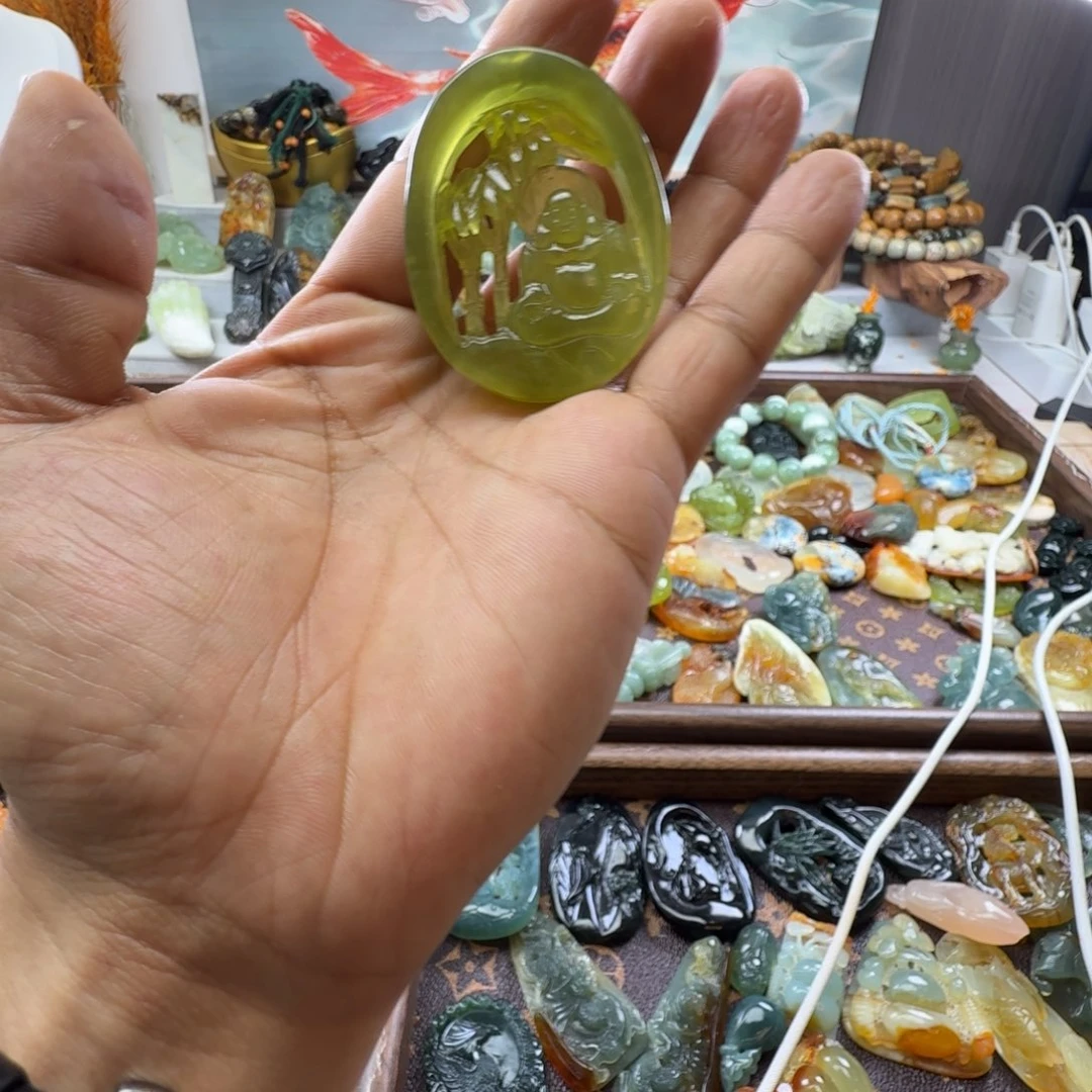 蛇纹石玉未镶嵌颈饰