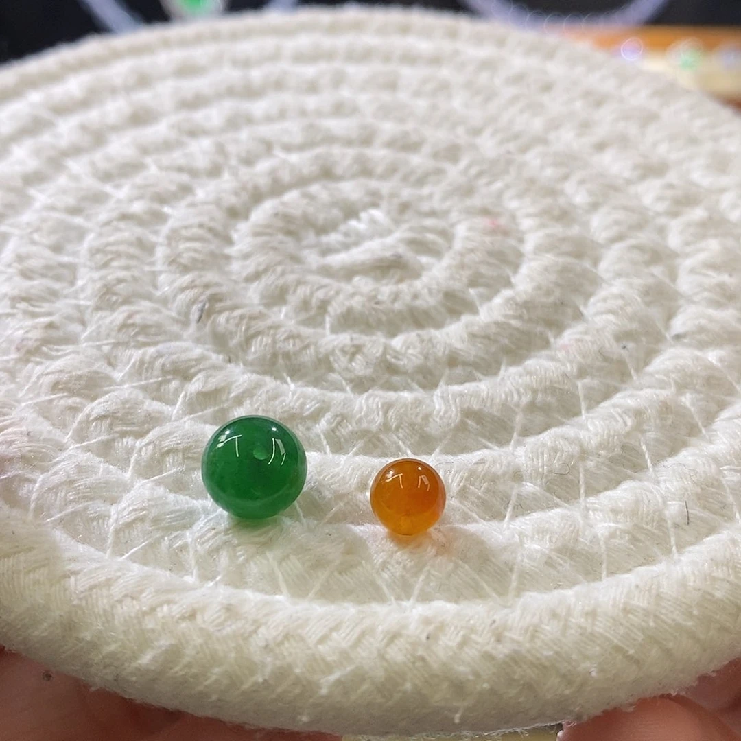翡翠把件未镶嵌?**鱼单珠