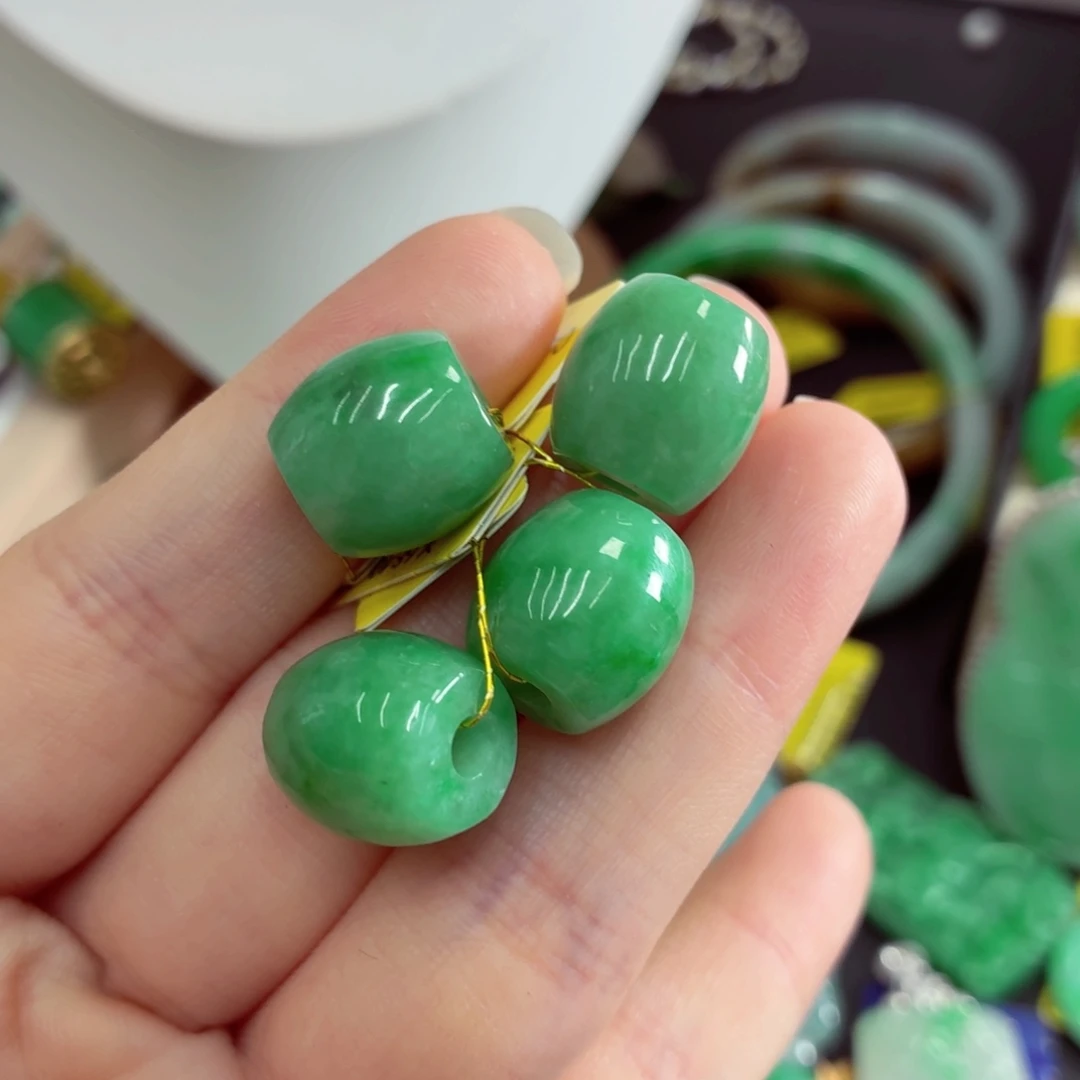 翡翠未镶嵌吊坠(不含链)多样性发货选一