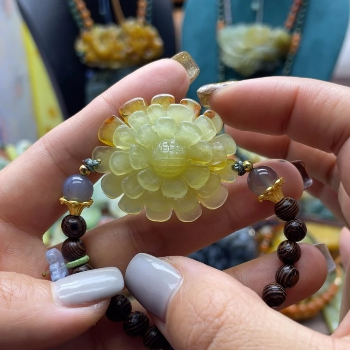 蛇纹石玉未镶嵌颈饰