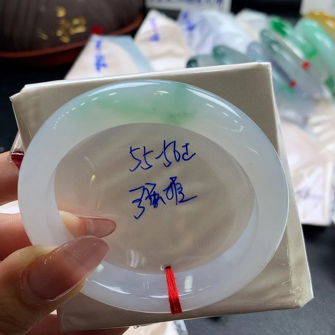 H***淇翡翠手镯未镶嵌56正